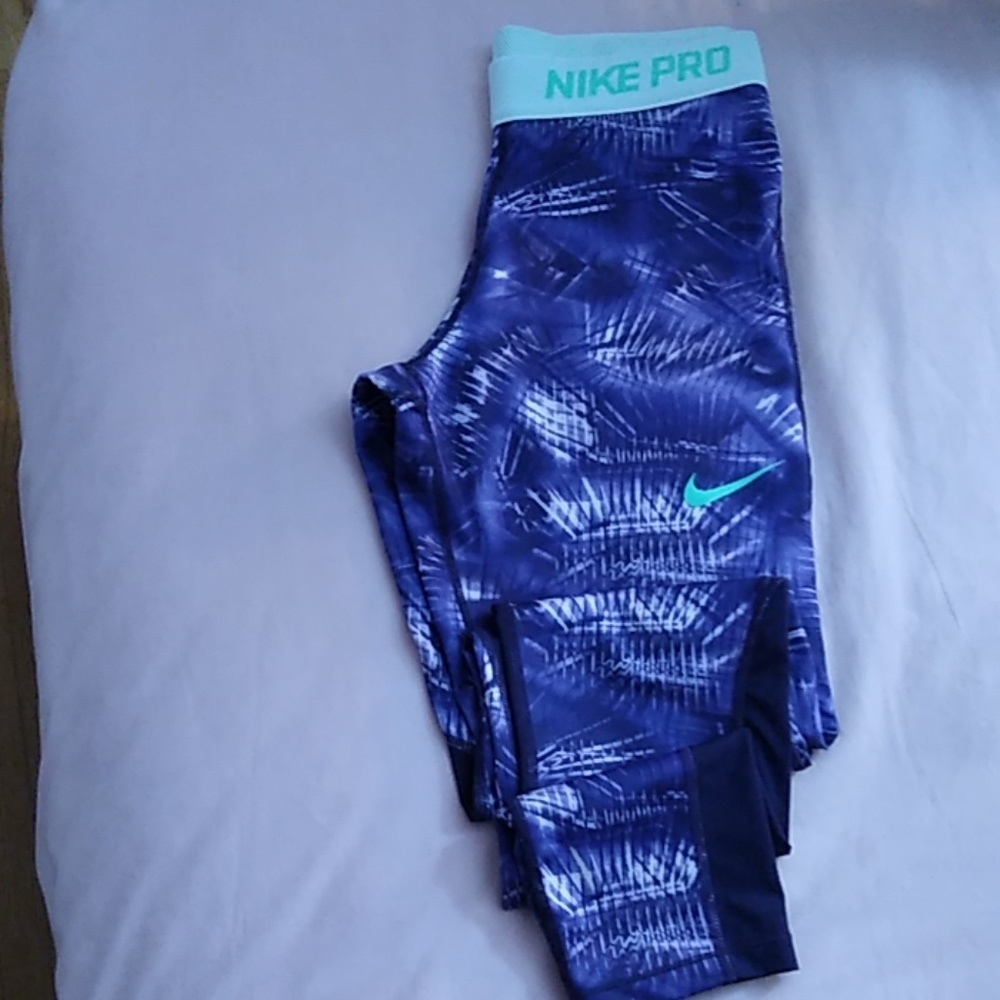 NEW!! Nike Pro activewear pants Dri-fit.